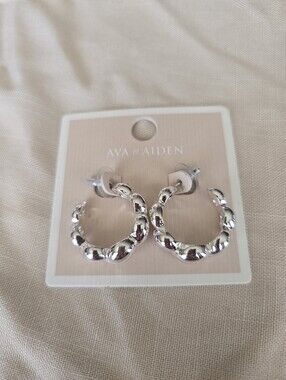 Ava & Aiden Shiny Sculpted Silver Hoop Earrings